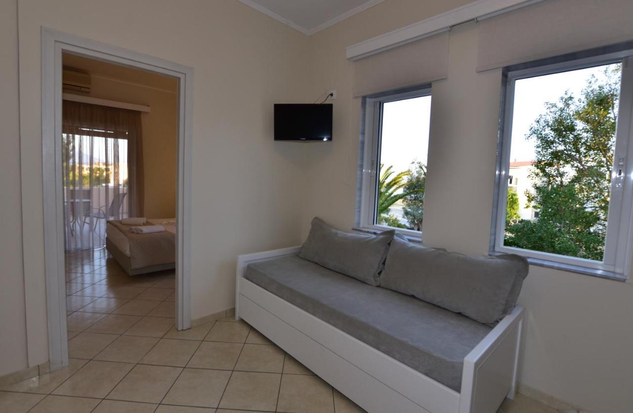Flisvos Rooms Palaiochora Exterior foto