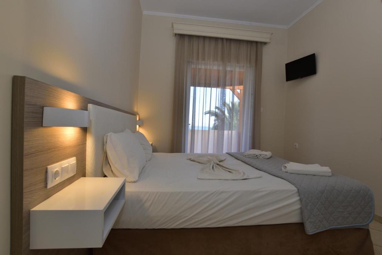 Flisvos Rooms Palaiochora Exterior foto