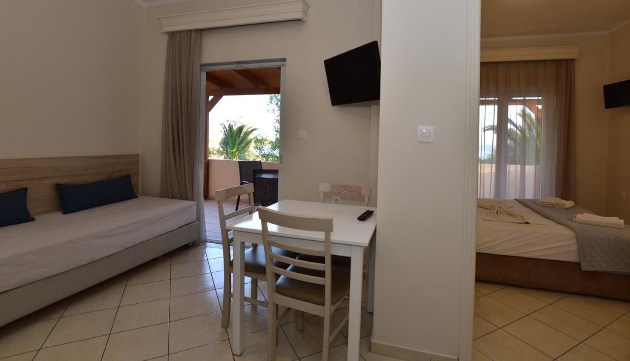 Flisvos Rooms Palaiochora Exterior foto