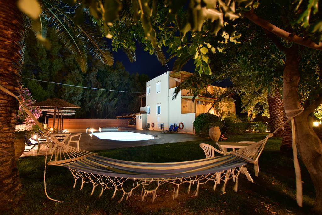 Flisvos Rooms Palaiochora Exterior foto